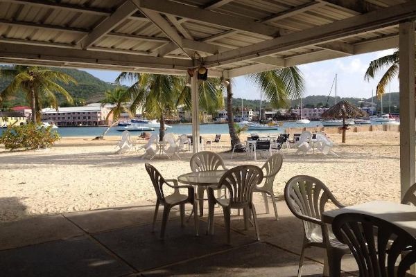 Hotel on the Cay (Altona)
